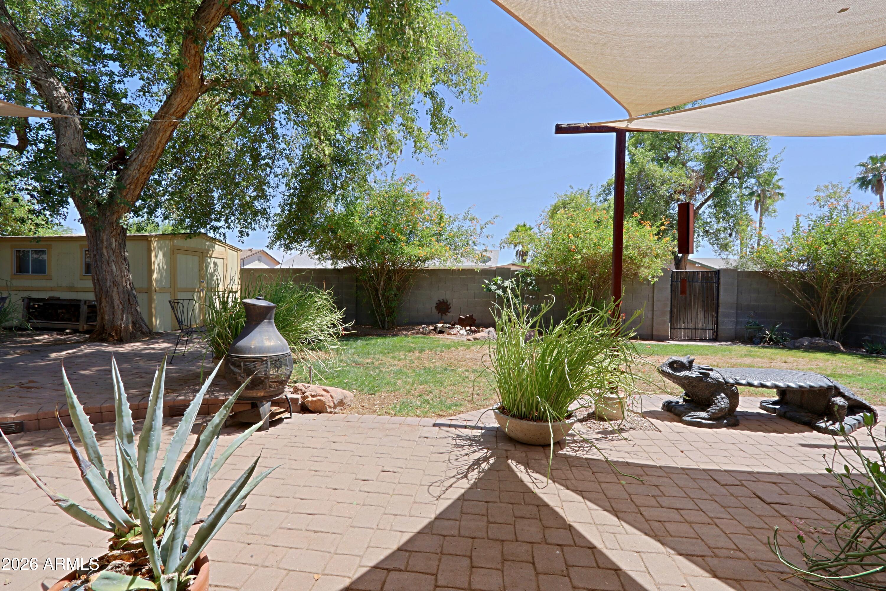 703 E AUBURN Drive