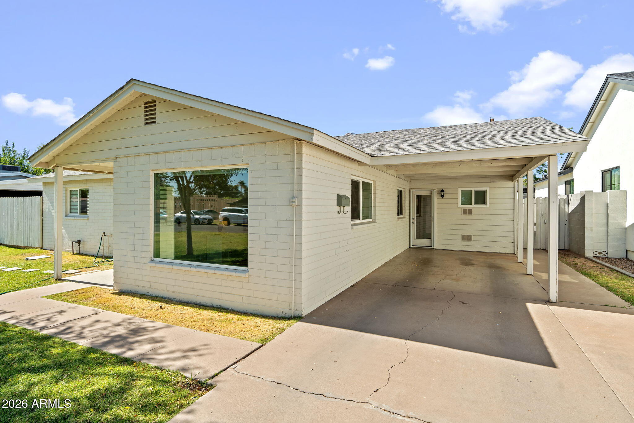4234 E EARLL Drive