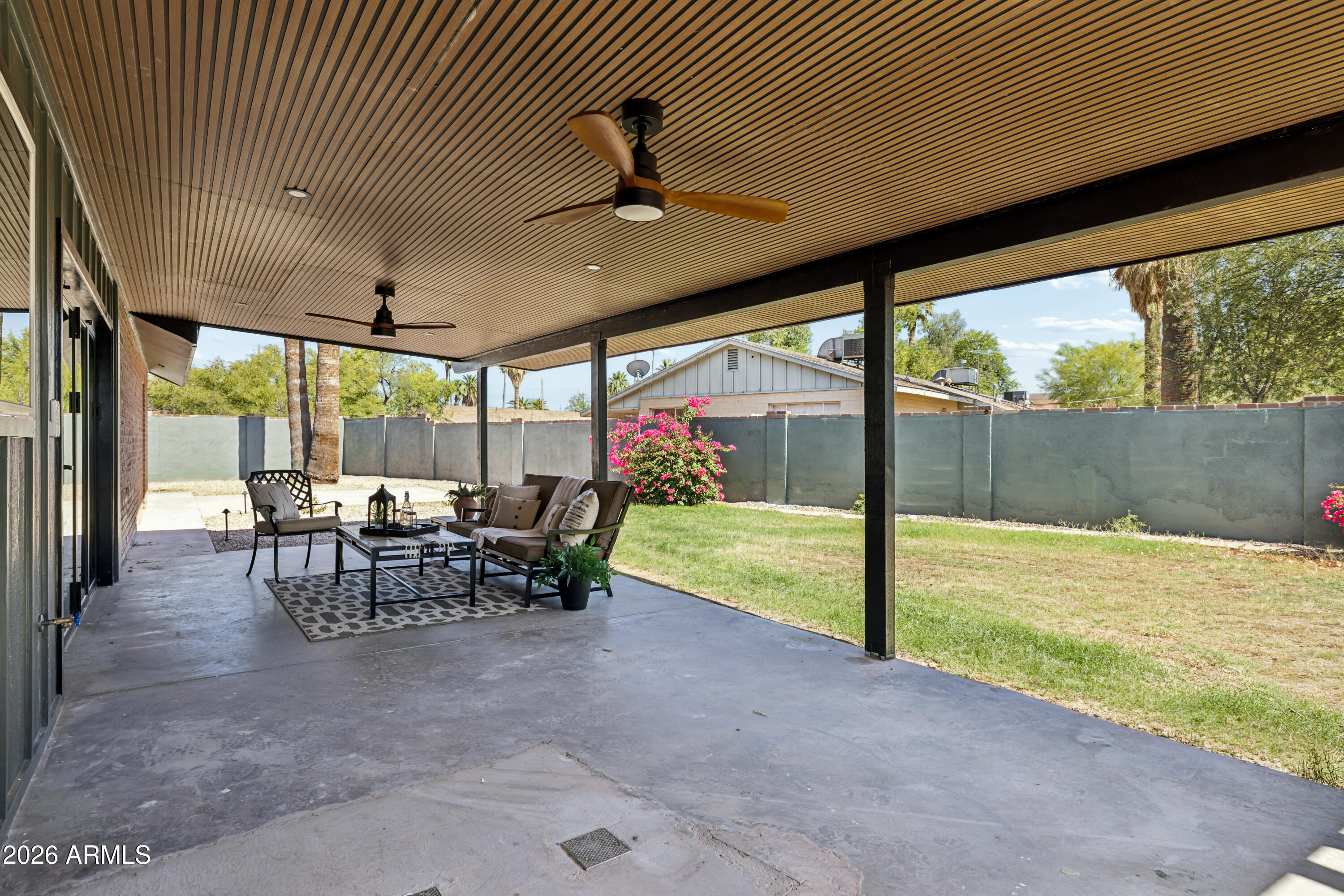 2528 N 48TH Place N