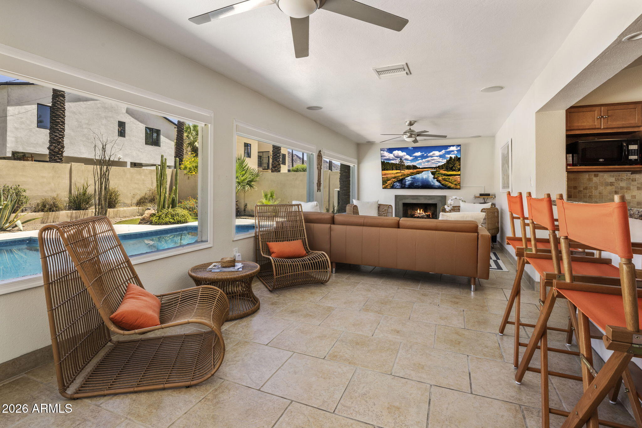 4312 E SELLS Drive