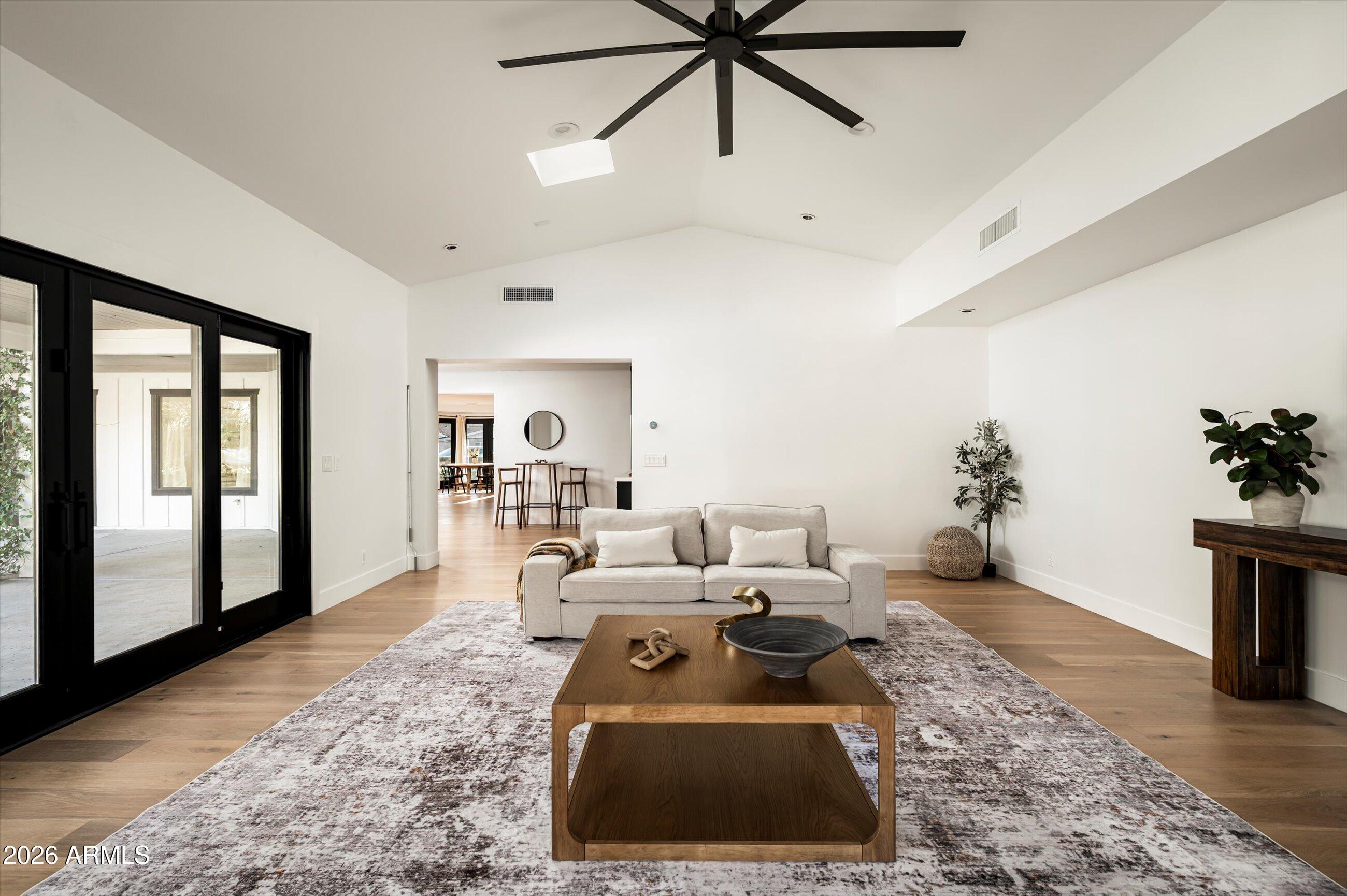 3612 E PIERSON Street