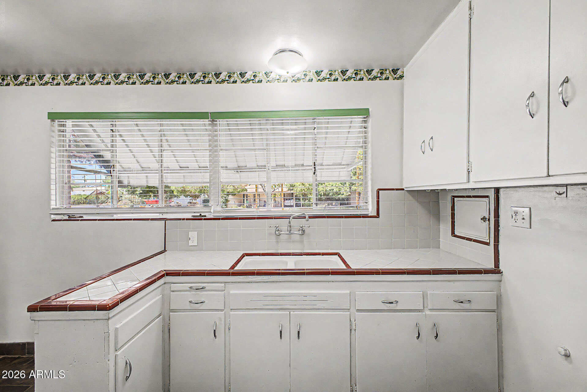 1725 S SIERRA VISTA Drive