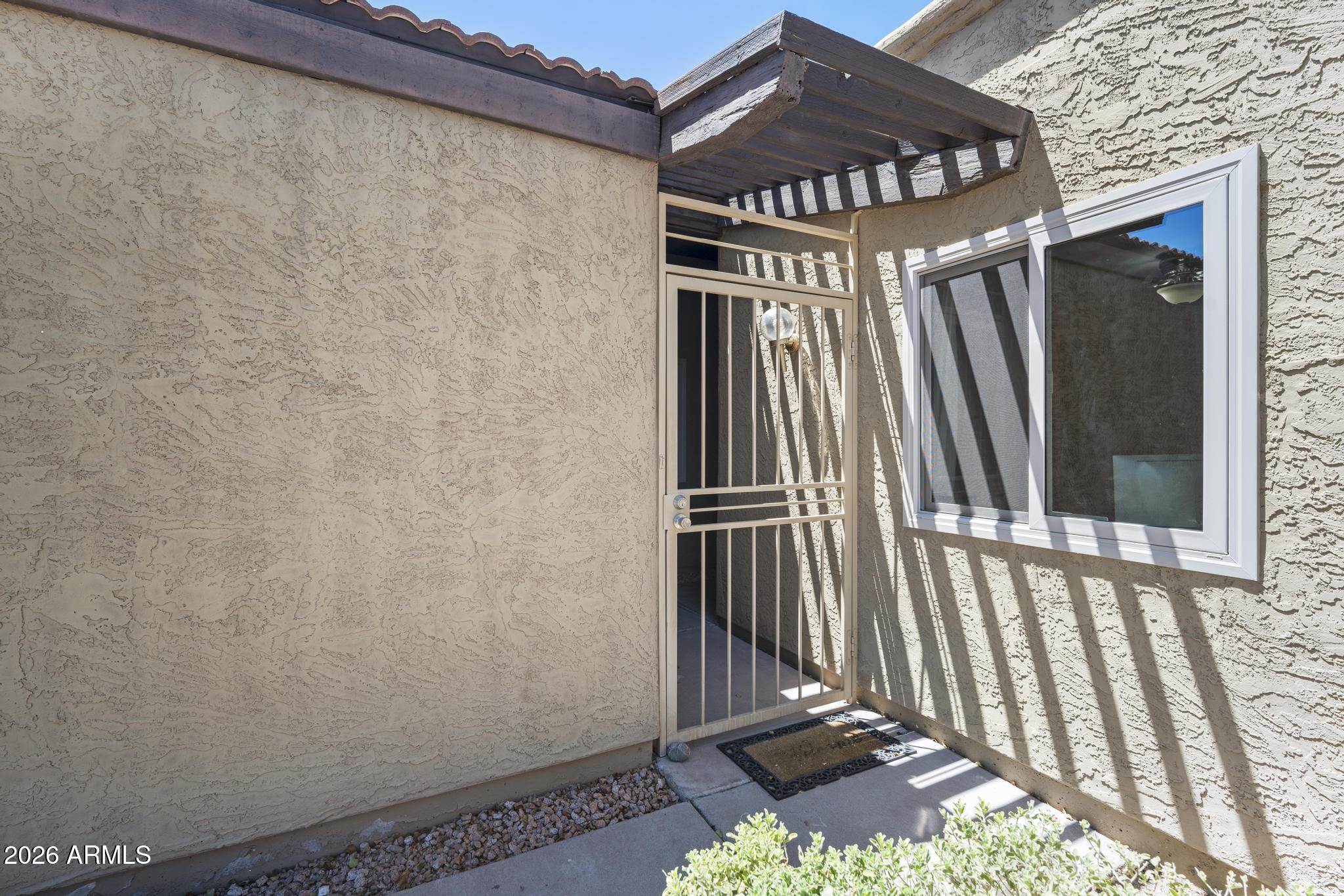 1220 E BLUEBELL Lane