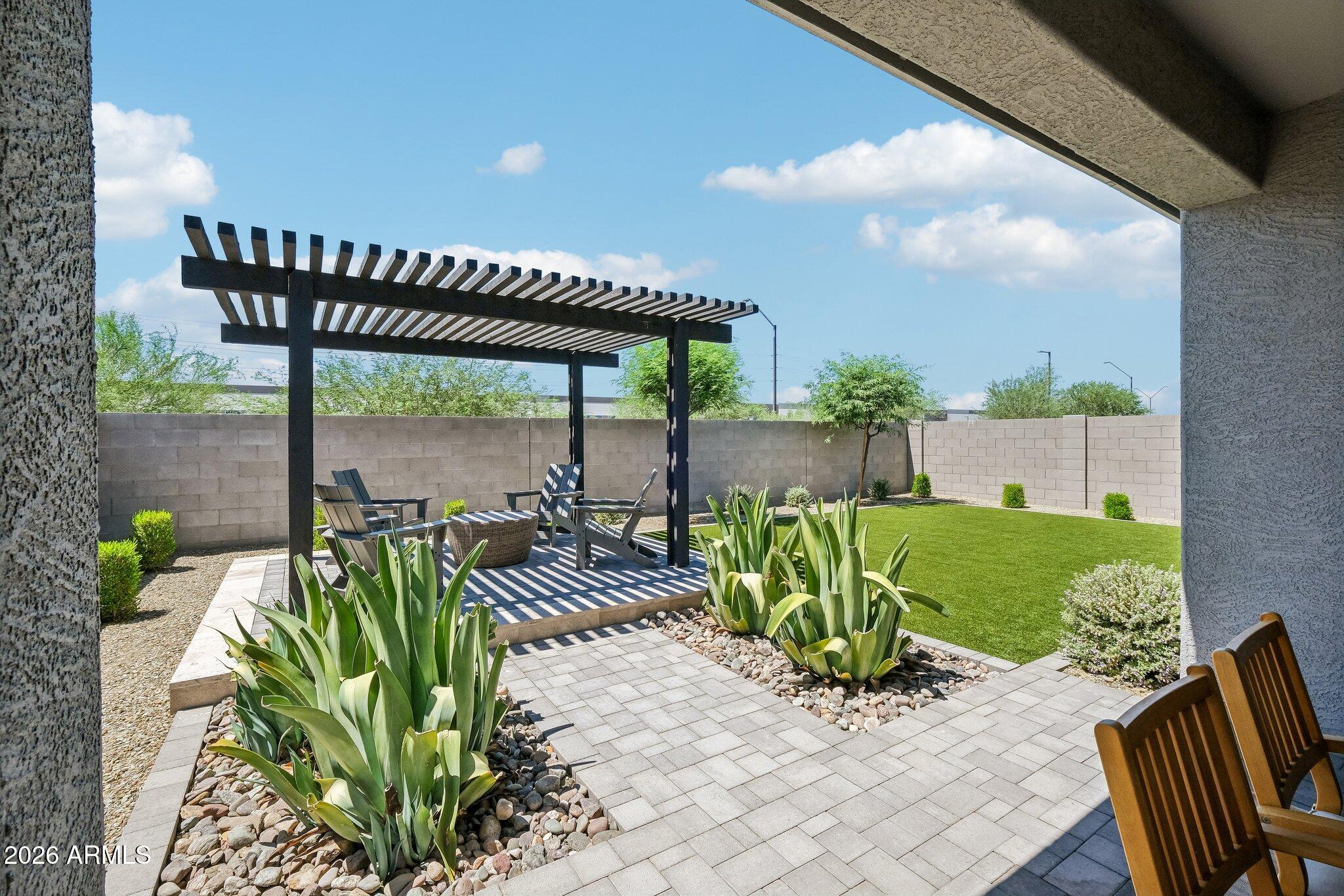 24075 W HUNTINGTON Drive