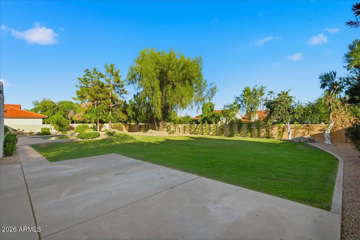 10731 E Fanfol Lane