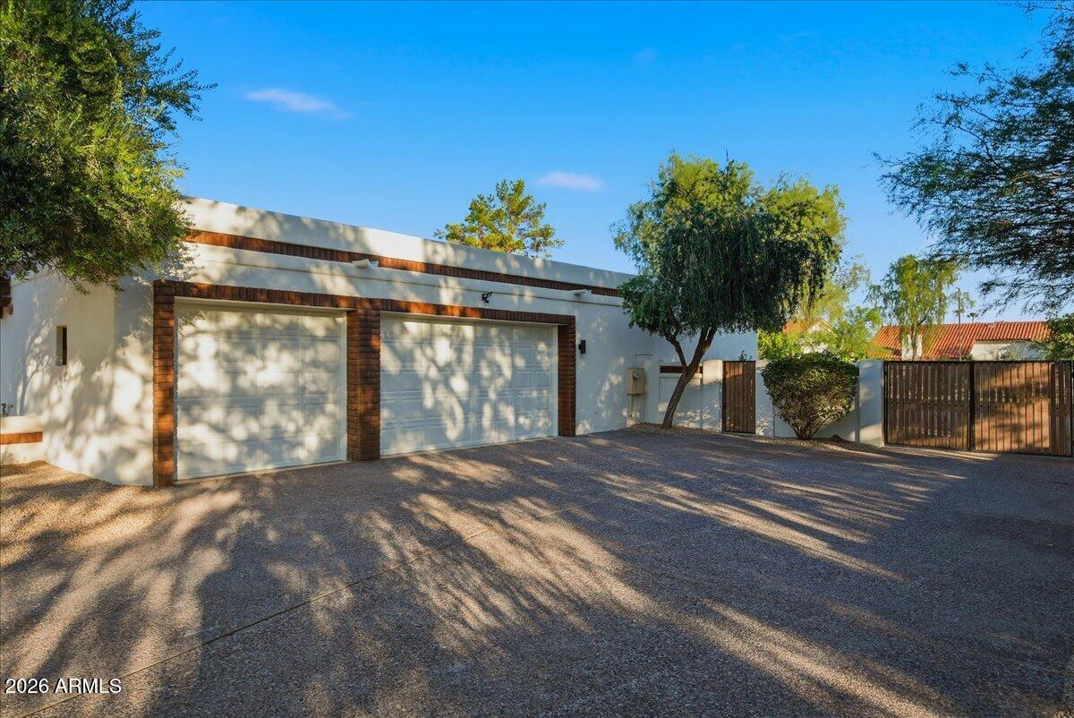 10731 E Fanfol Lane