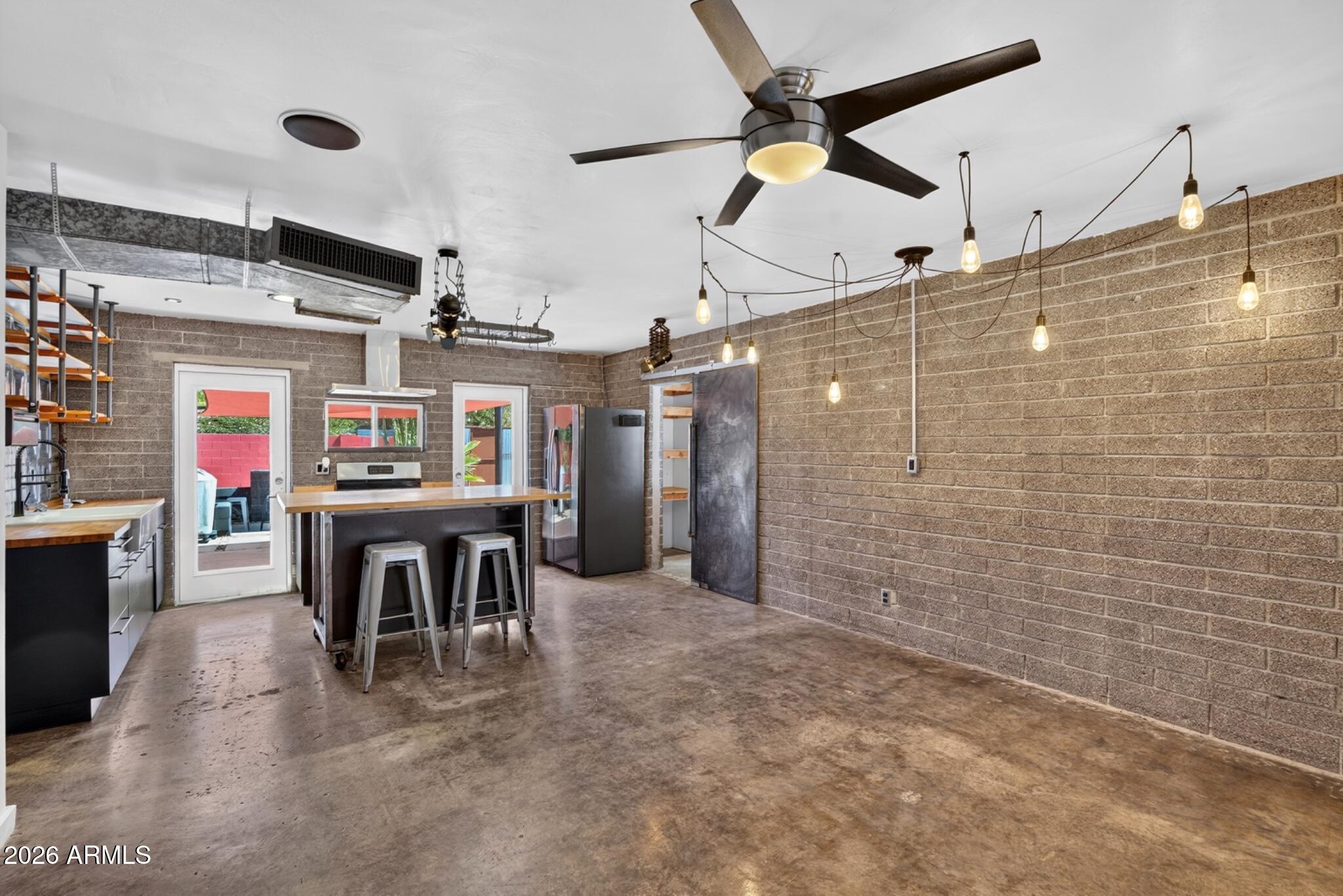 346 E Papago Drive