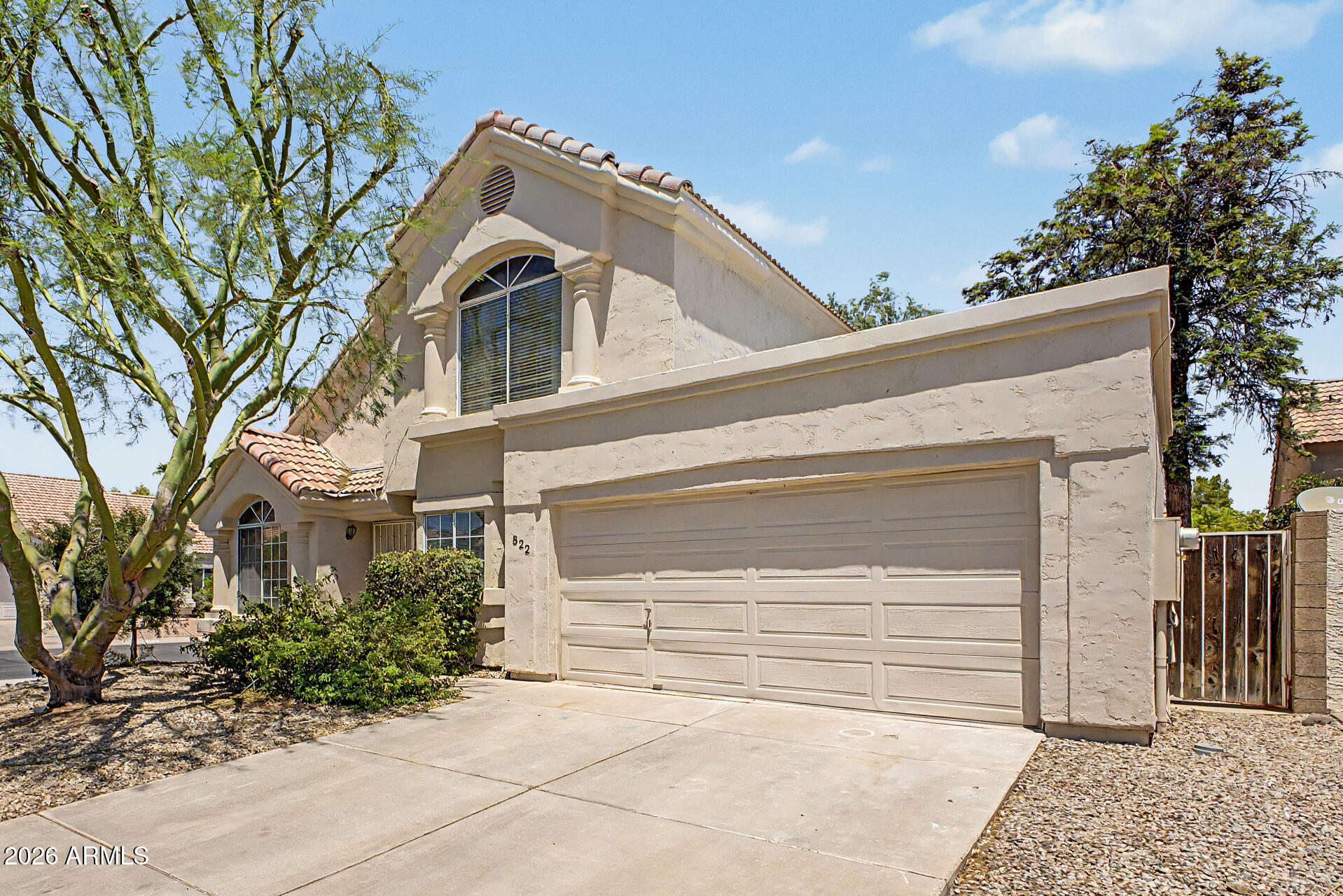 822 W BRADFORD Drive