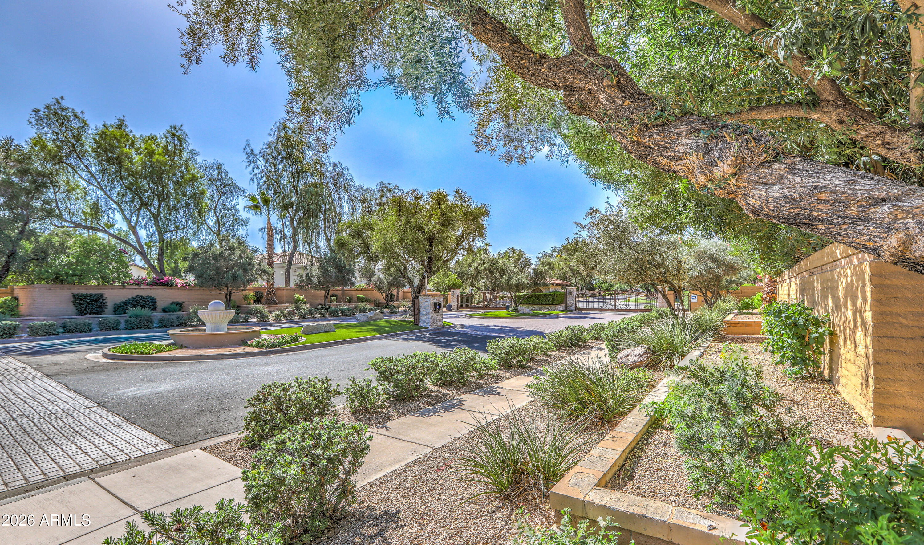 10674 E SADDLEHORN Drive