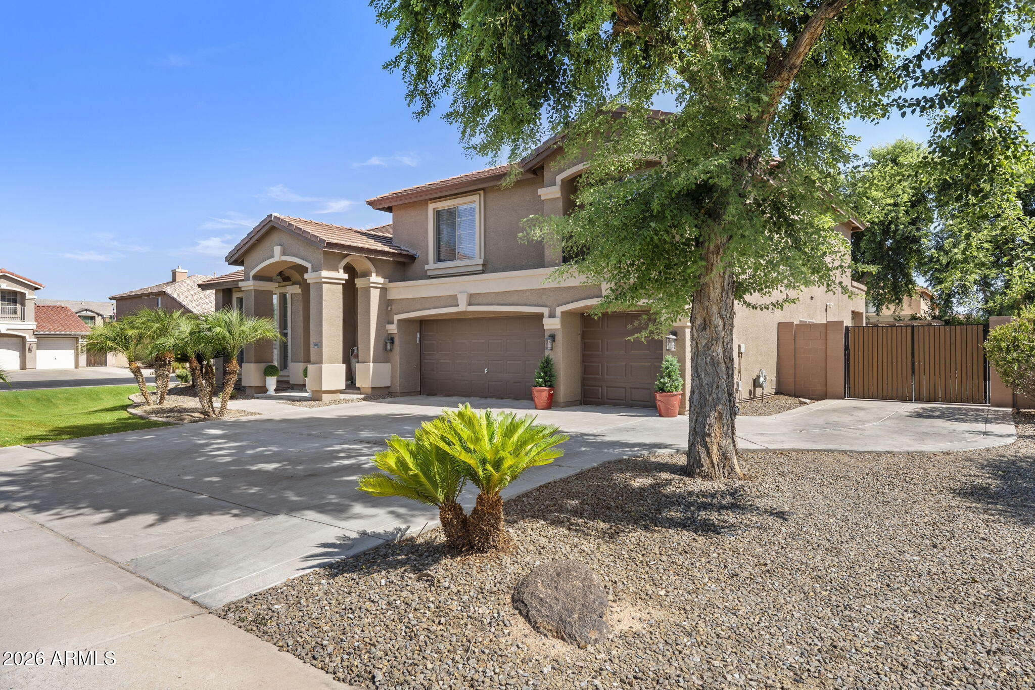 1711 E HORSESHOE Drive