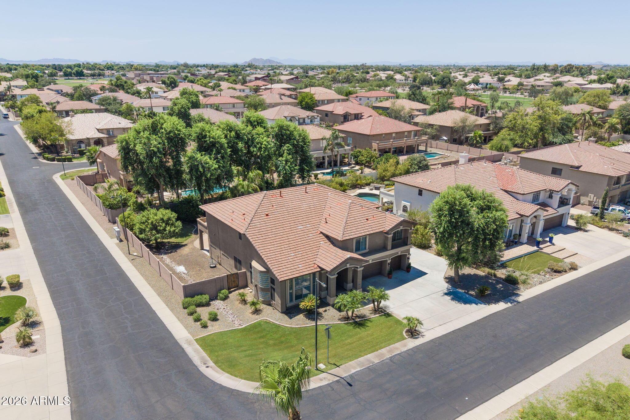 1711 E HORSESHOE Drive