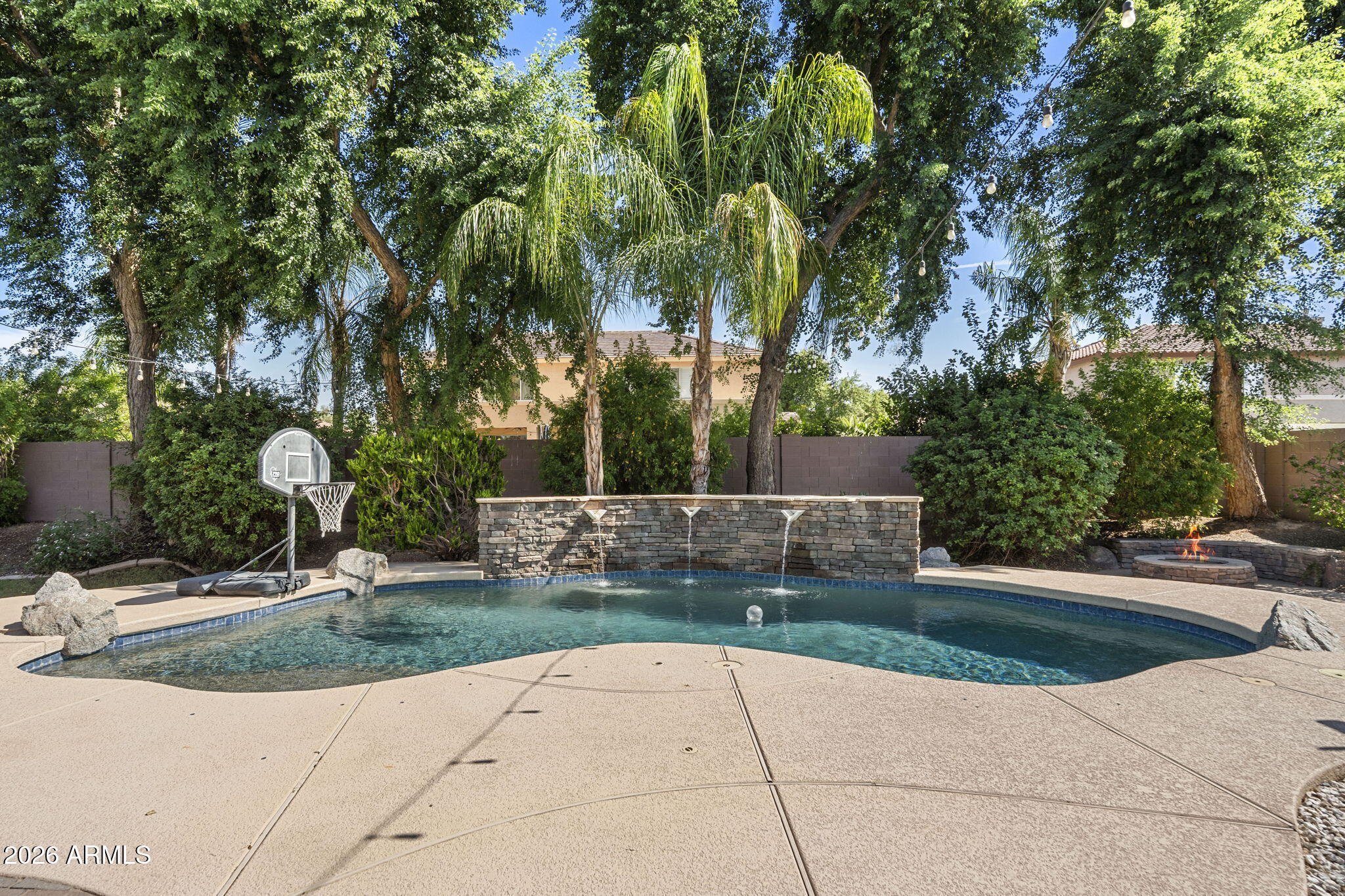 1711 E HORSESHOE Drive