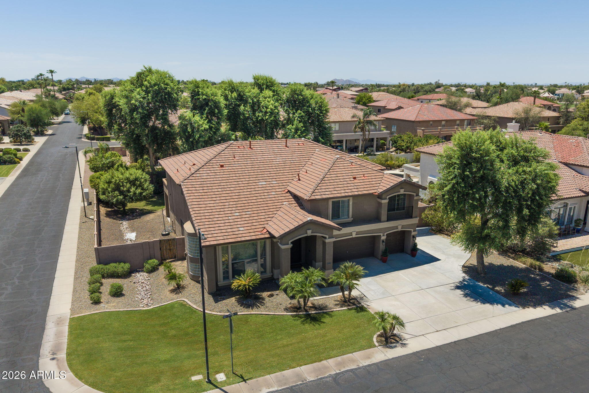 1711 E HORSESHOE Drive