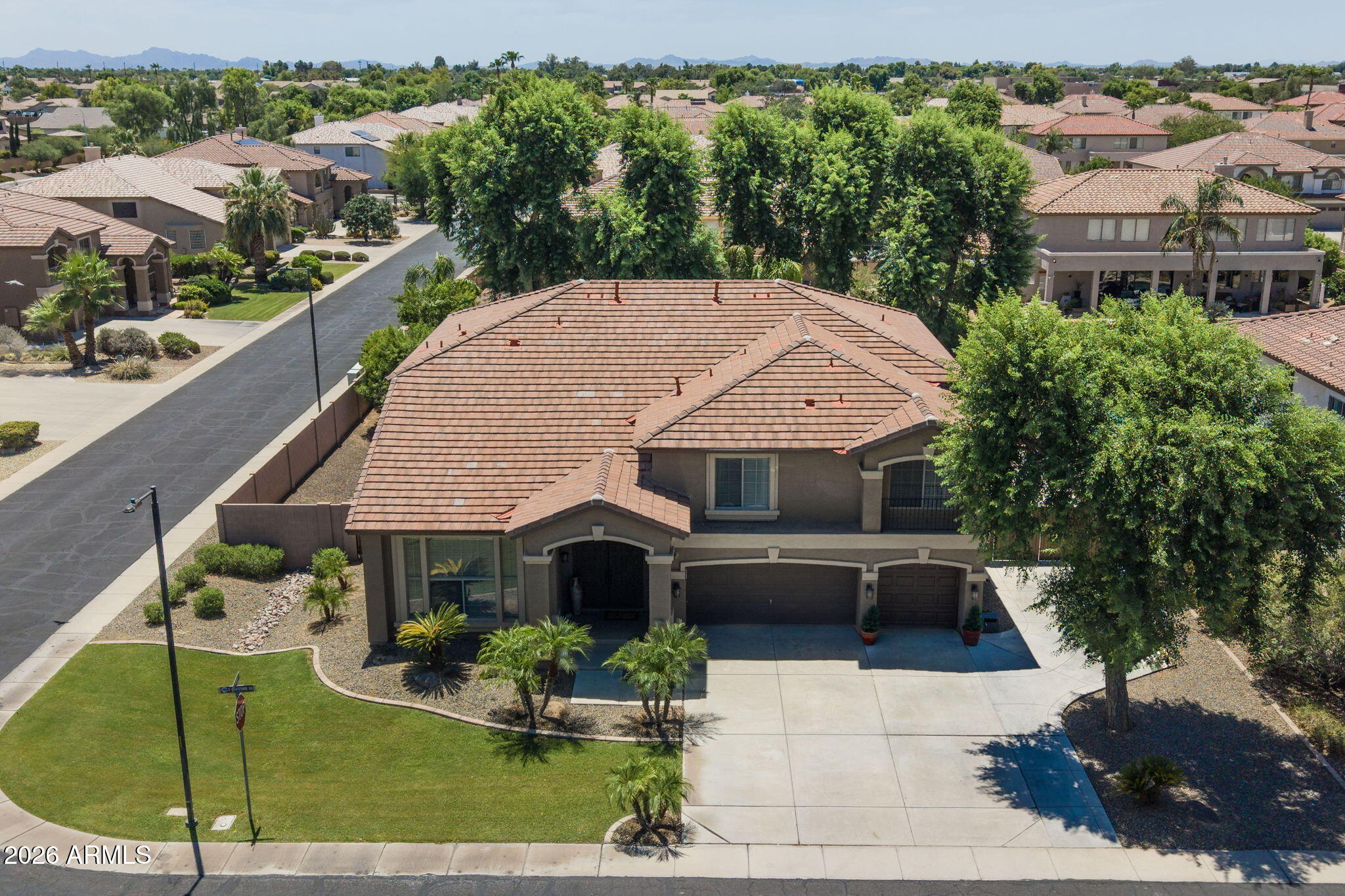 1711 E HORSESHOE Drive