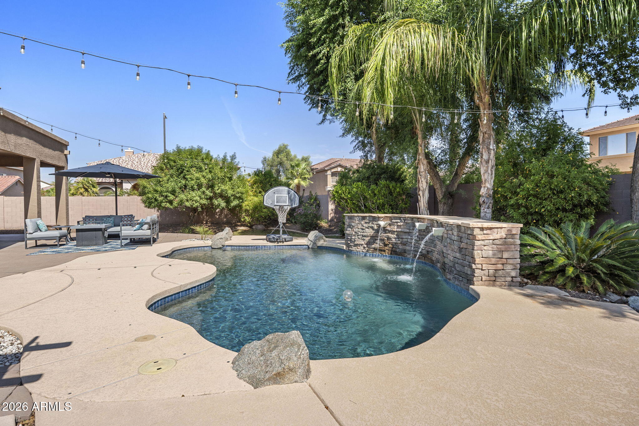 1711 E HORSESHOE Drive