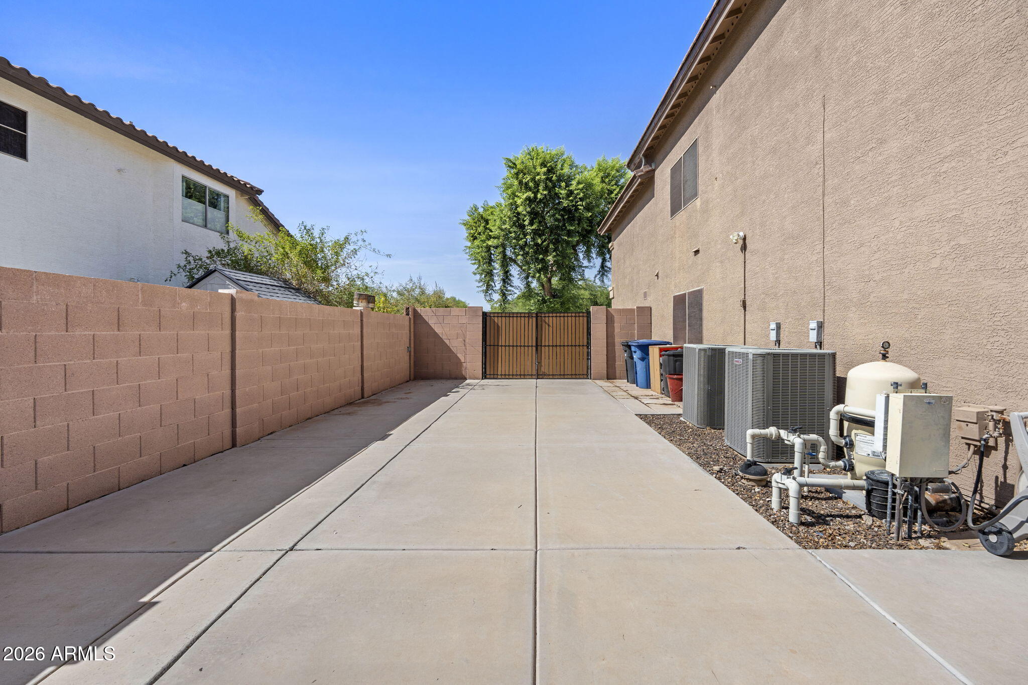 1711 E HORSESHOE Drive