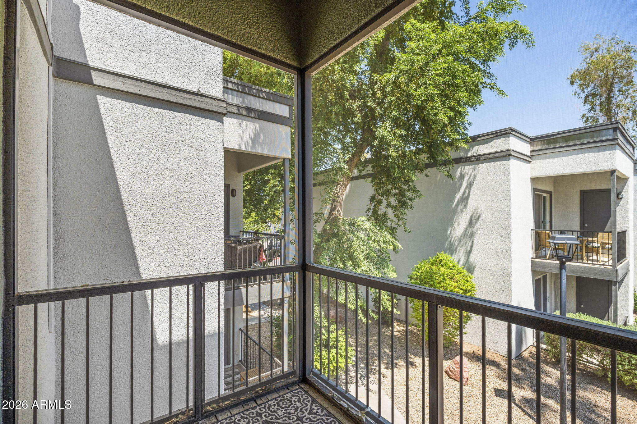 740 W ELM Street 207