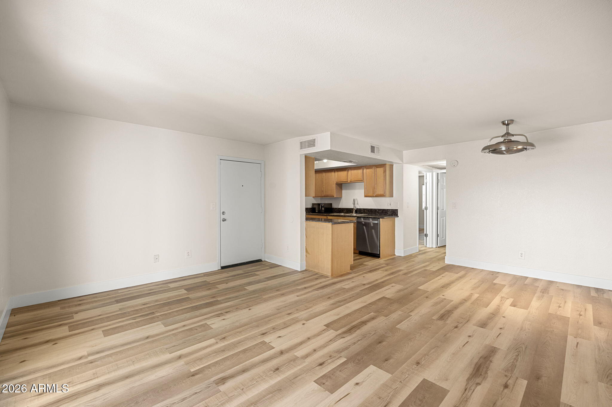 740 W ELM Street 207