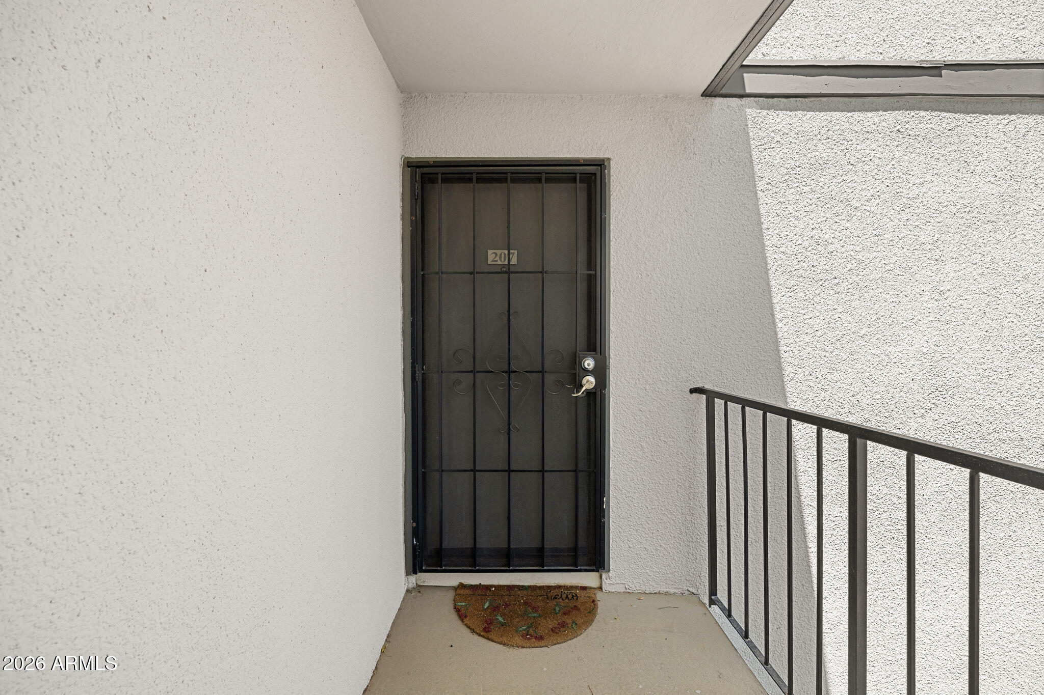 740 W ELM Street 207