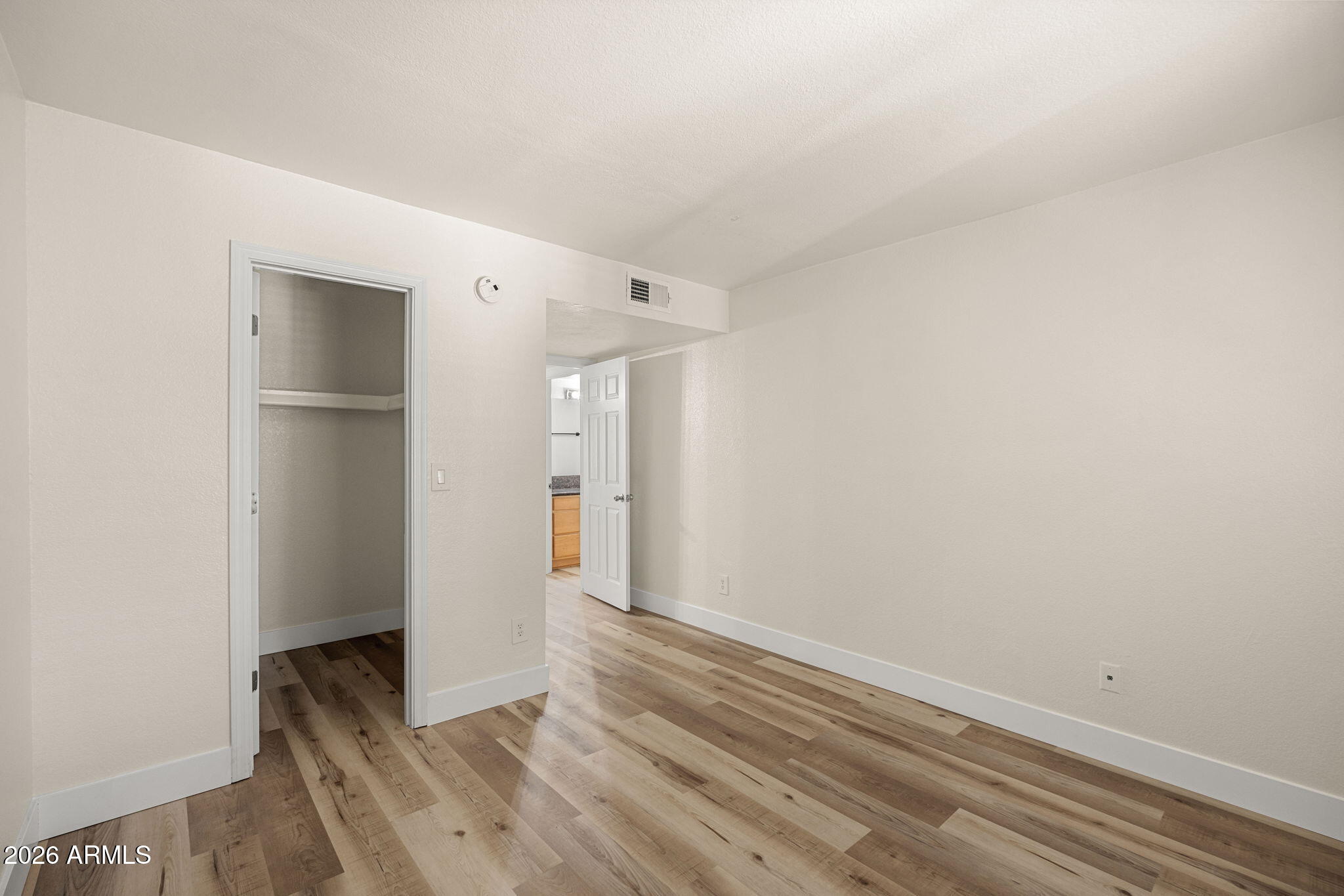 740 W ELM Street 207