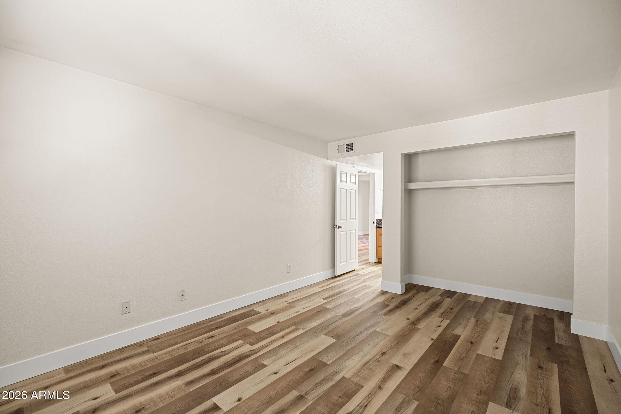 740 W ELM Street 207