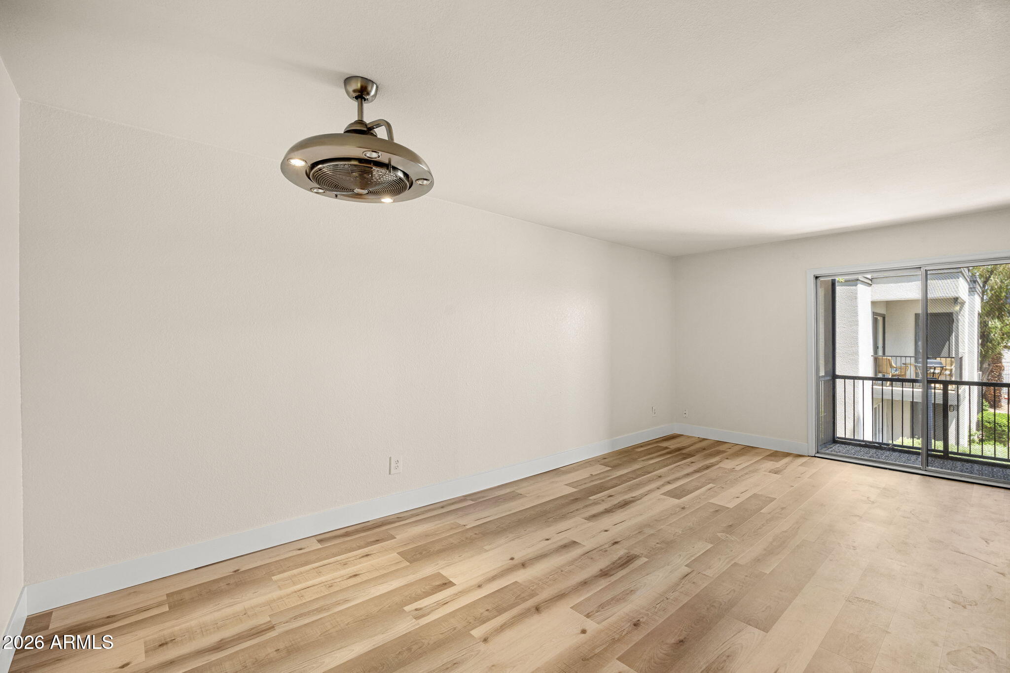 740 W ELM Street 207