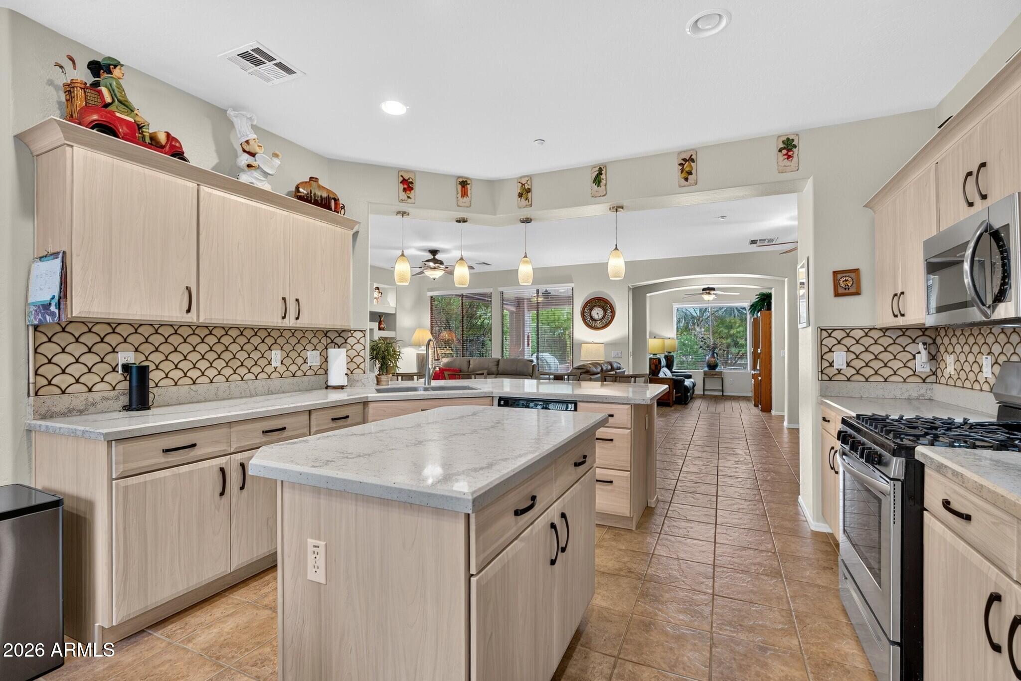12376 W RUNNING DEER Trail