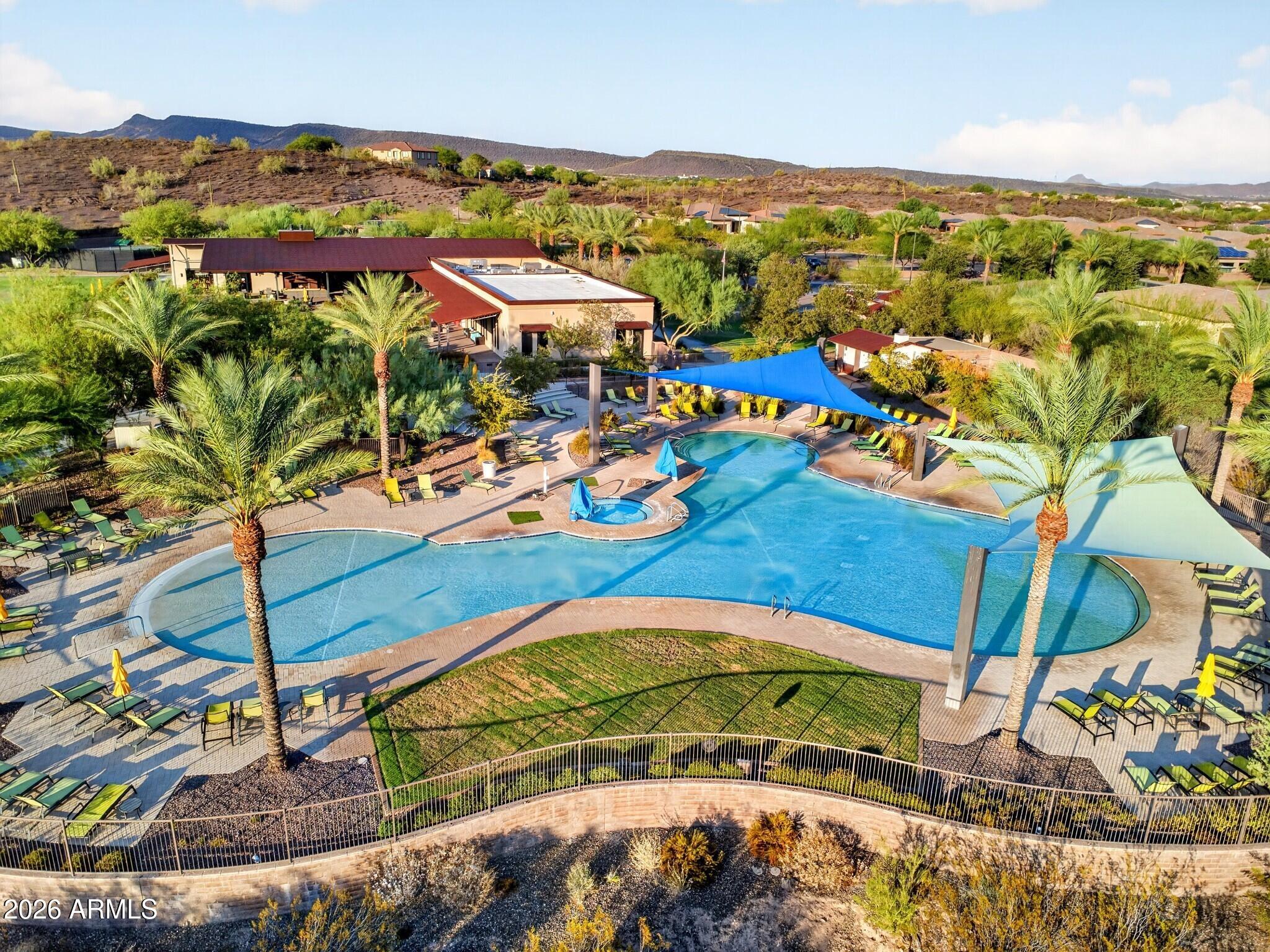 12376 W RUNNING DEER Trail