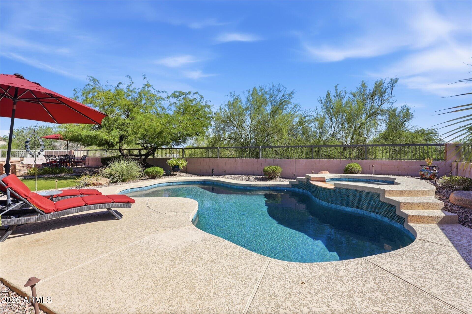 7963 E SUGARLOAF Circle