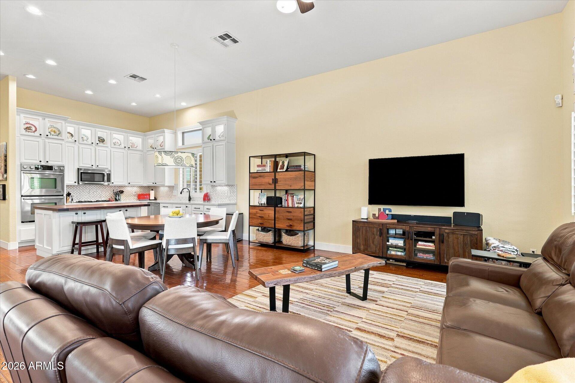 7963 E SUGARLOAF Circle