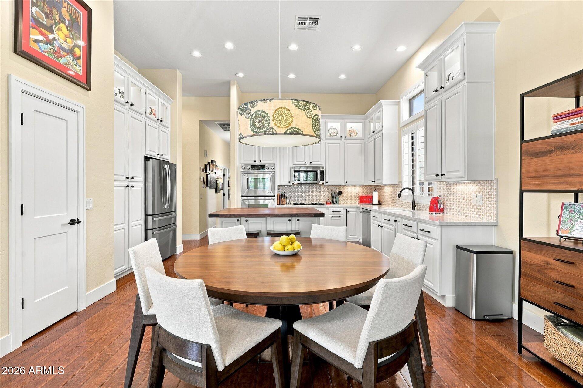 7963 E SUGARLOAF Circle