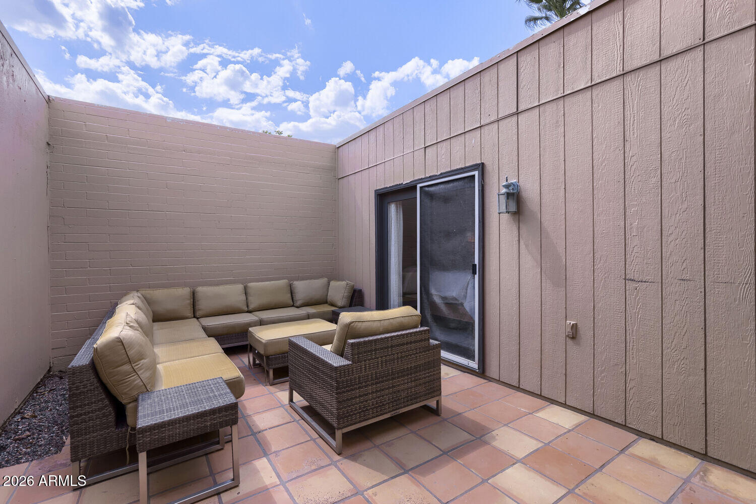 2022 E BALBOA Drive
