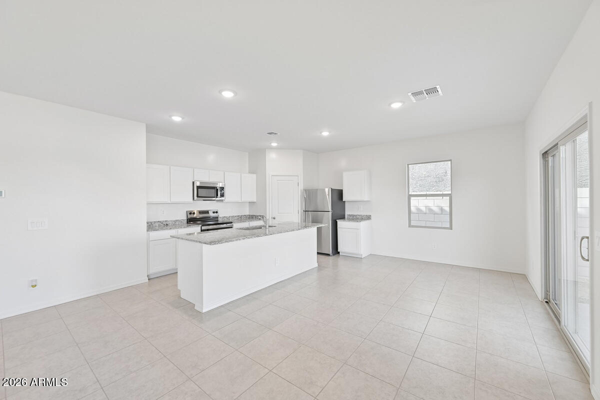 5899 E HORNBLENDE Way