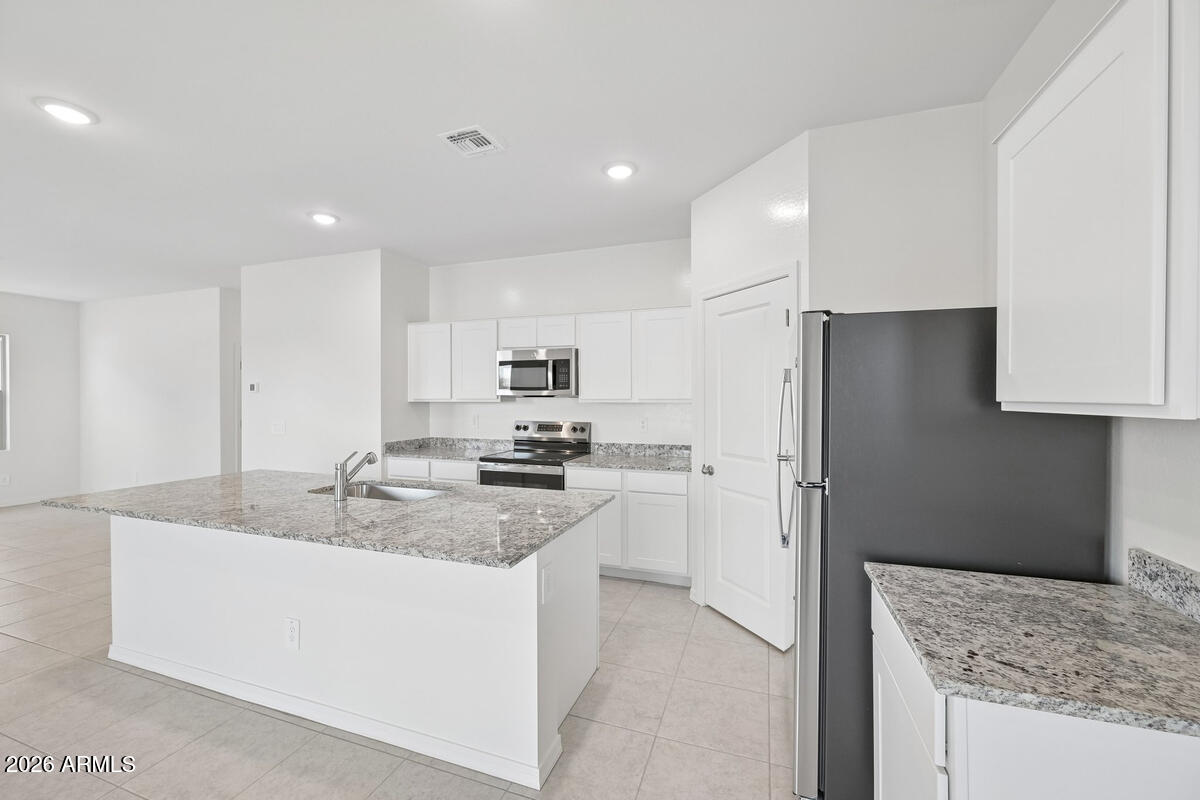 5899 E HORNBLENDE Way