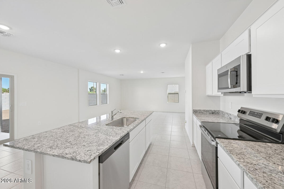 5899 E HORNBLENDE Way