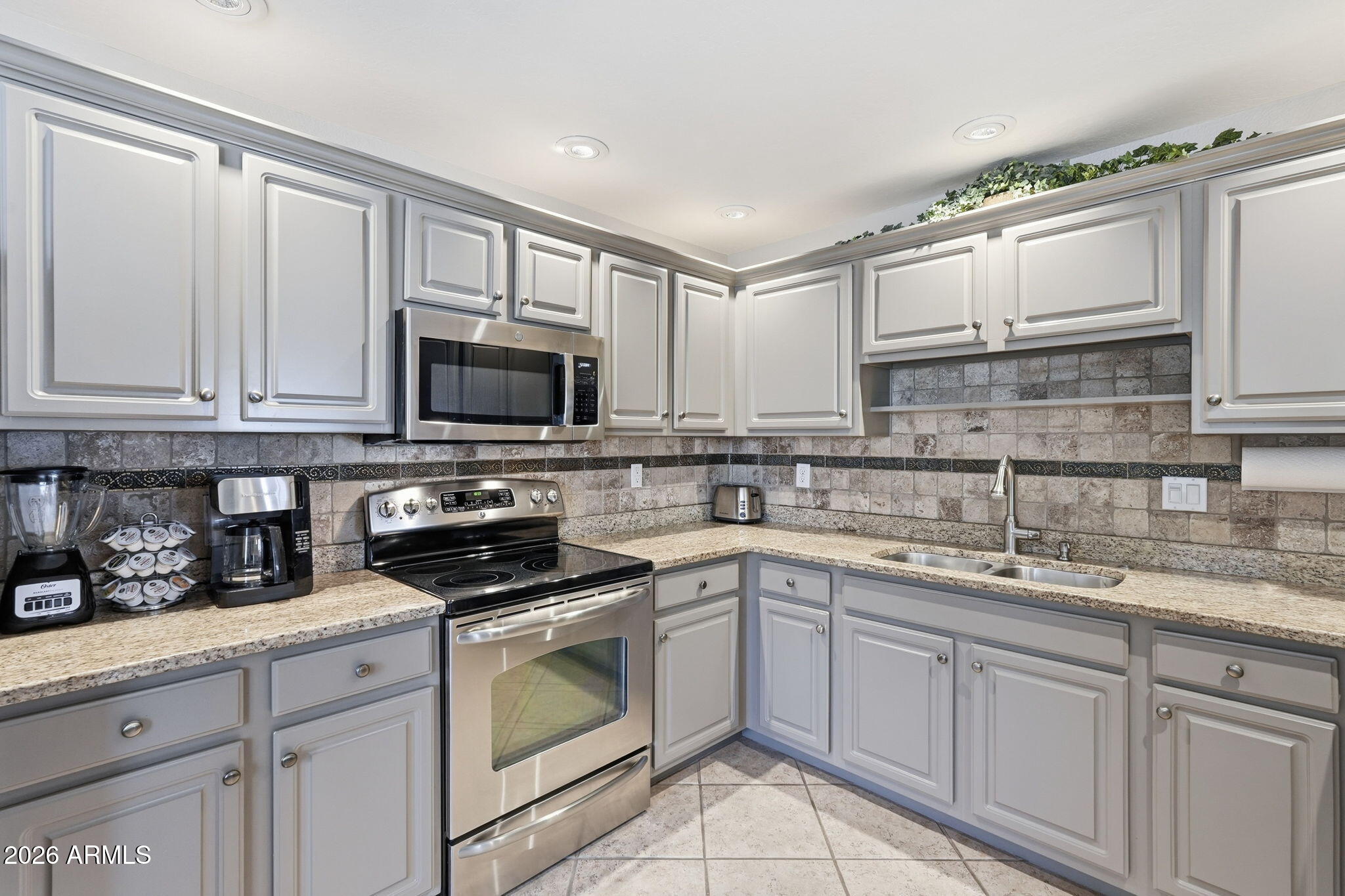 9455 E RAINTREE Drive 2039
