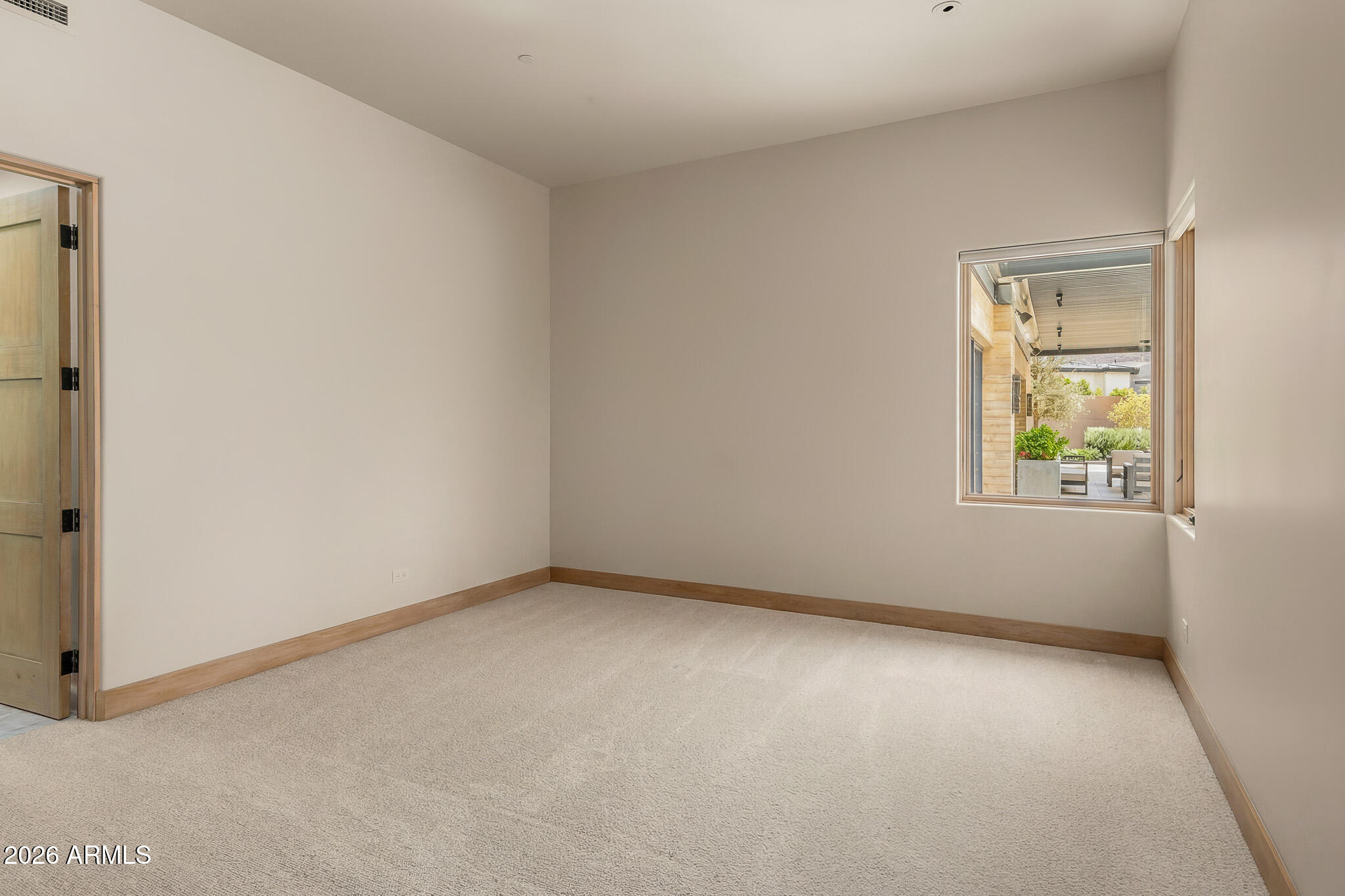 5721 N CASA BLANCA Drive