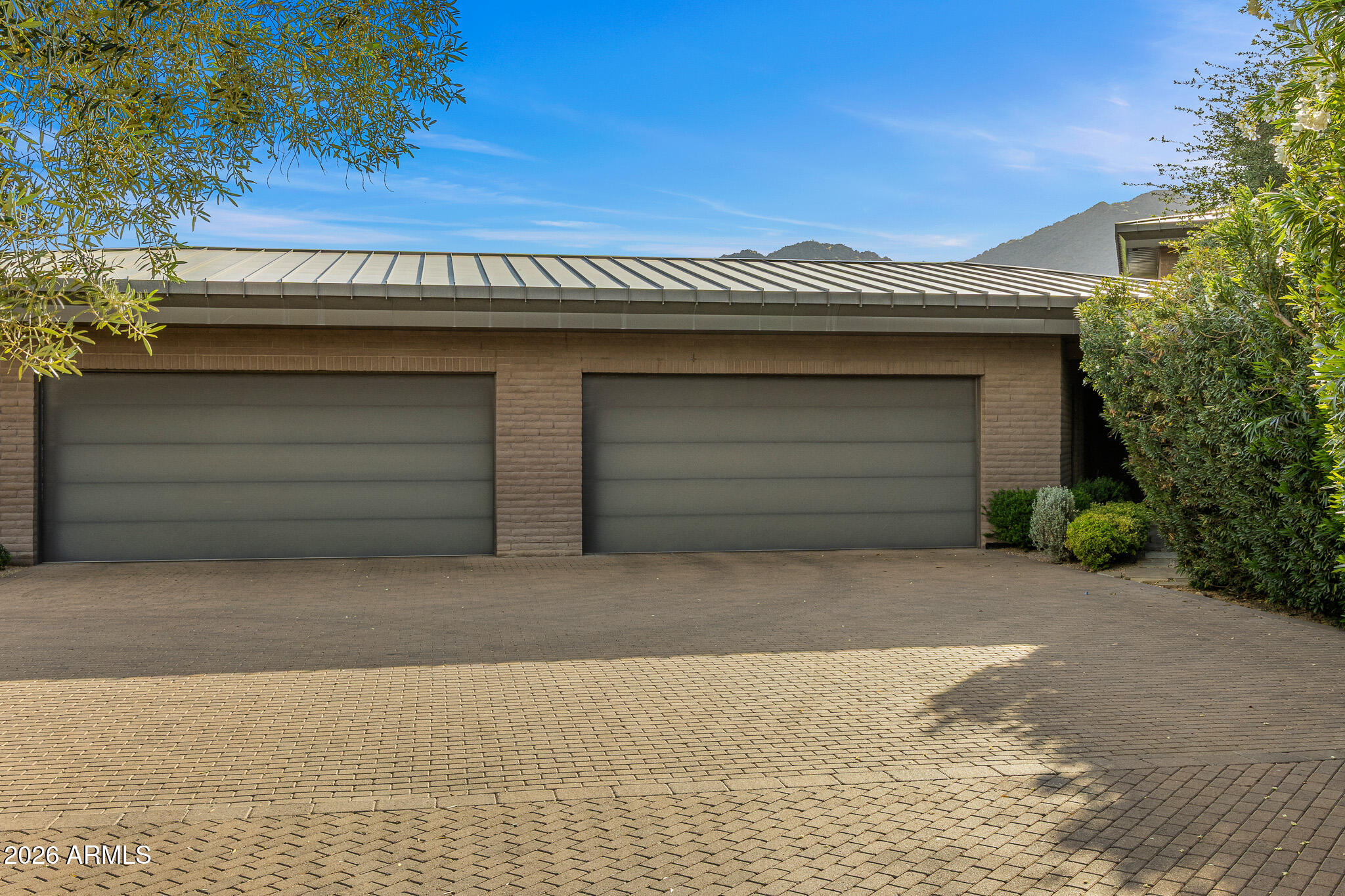 5721 N CASA BLANCA Drive