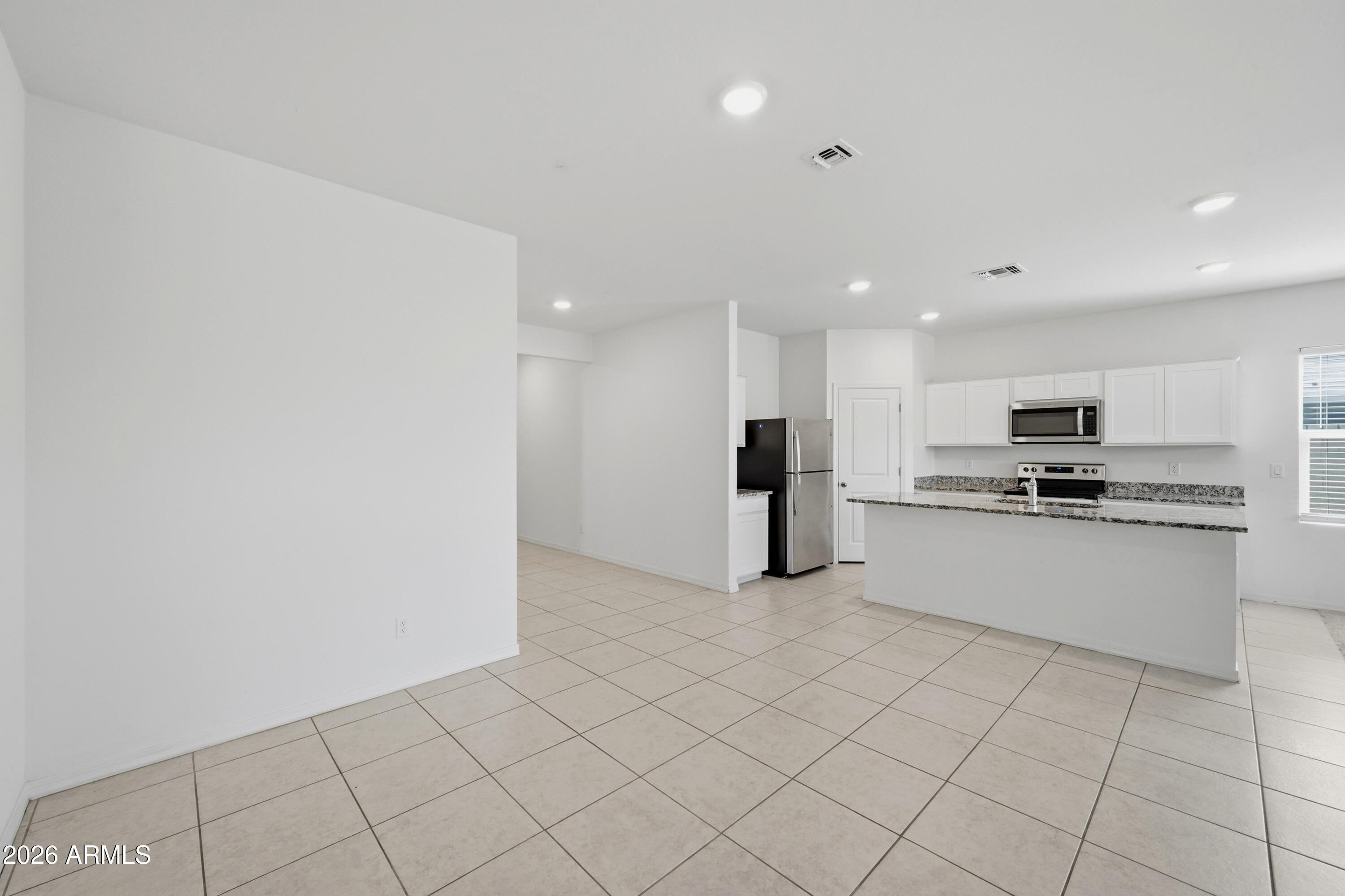 2022 E NEW BONNET Lane