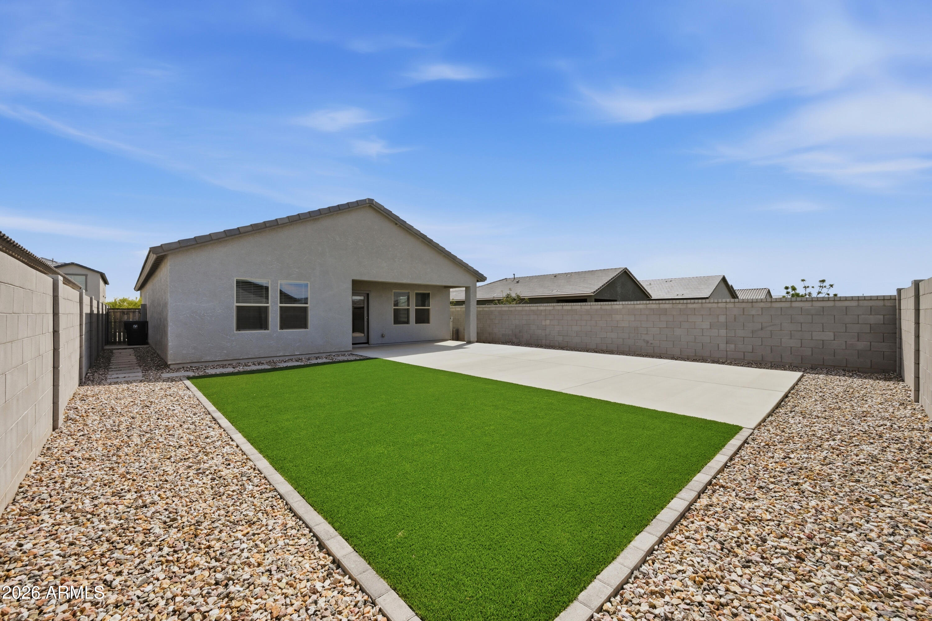 2022 E NEW BONNET Lane