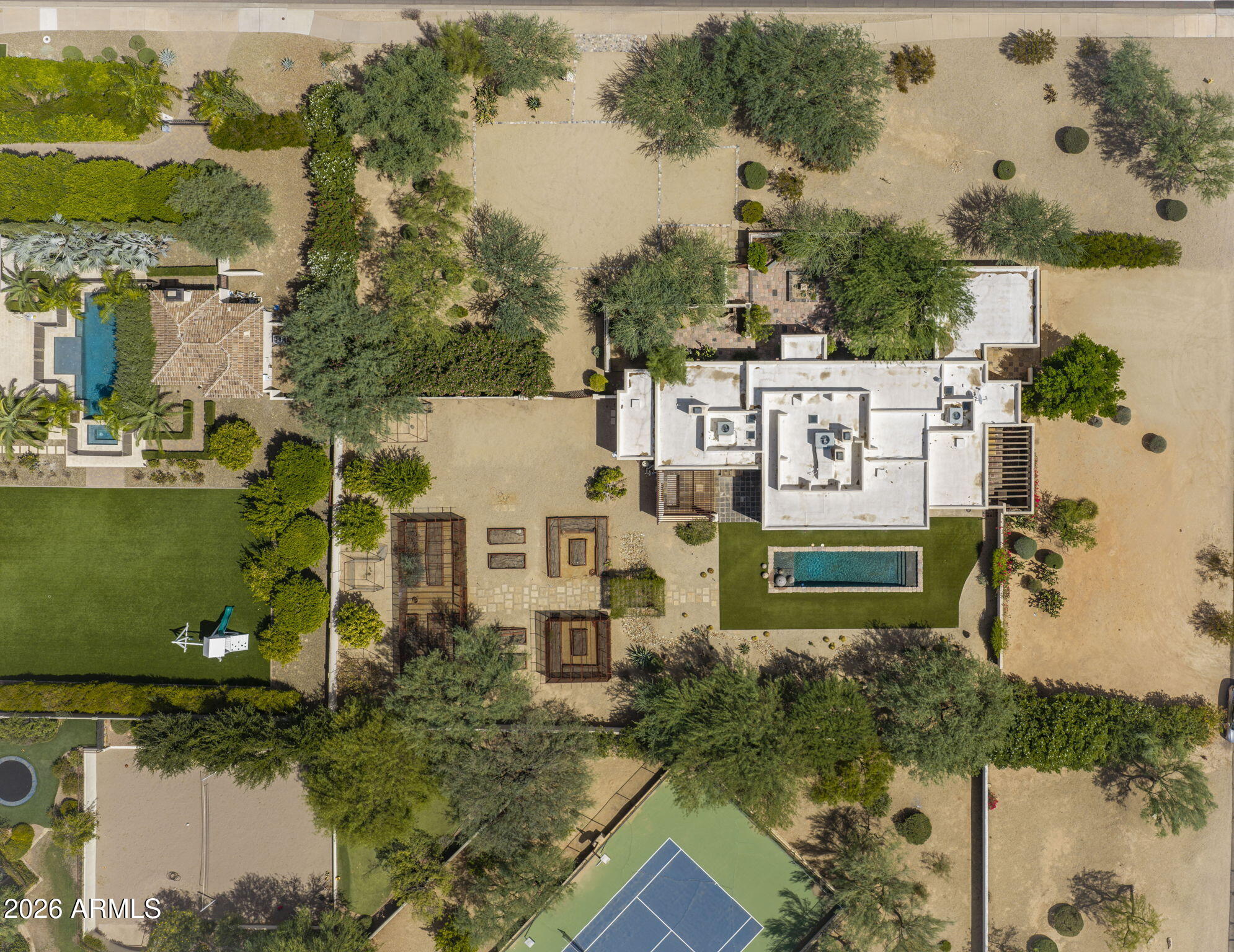 7702 N MOCKINGBIRD Lane