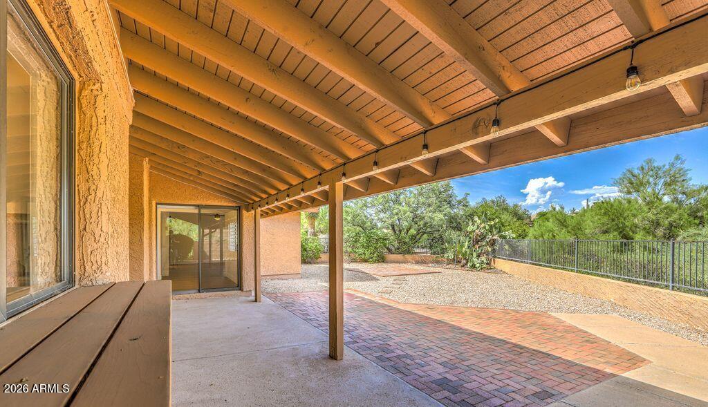 2044 E SMOKETREE Drive