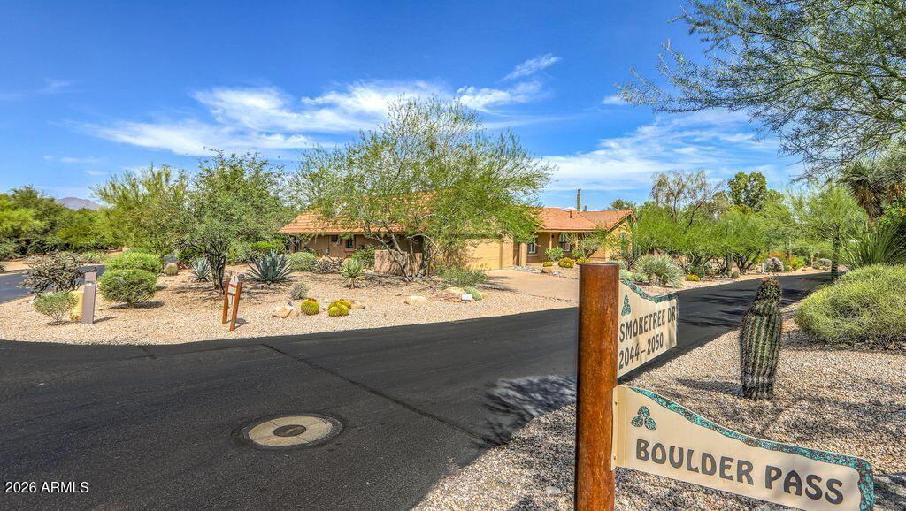 2044 E SMOKETREE Drive