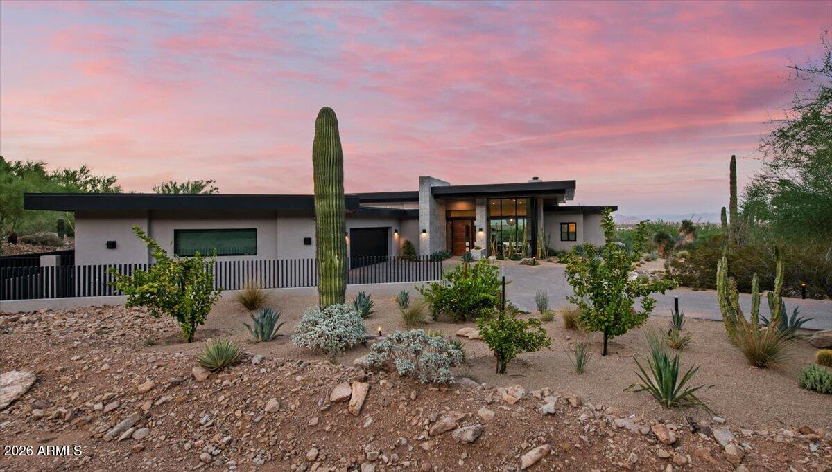 5922 E CHENEY Drive