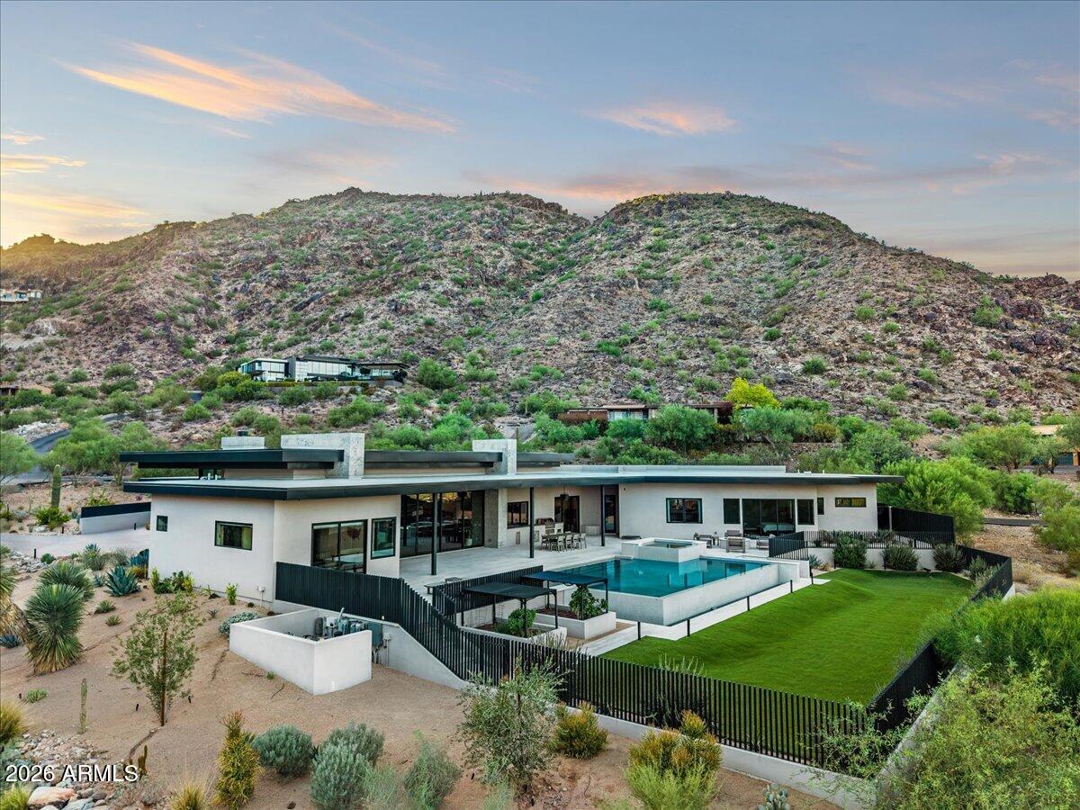 5922 E CHENEY Drive