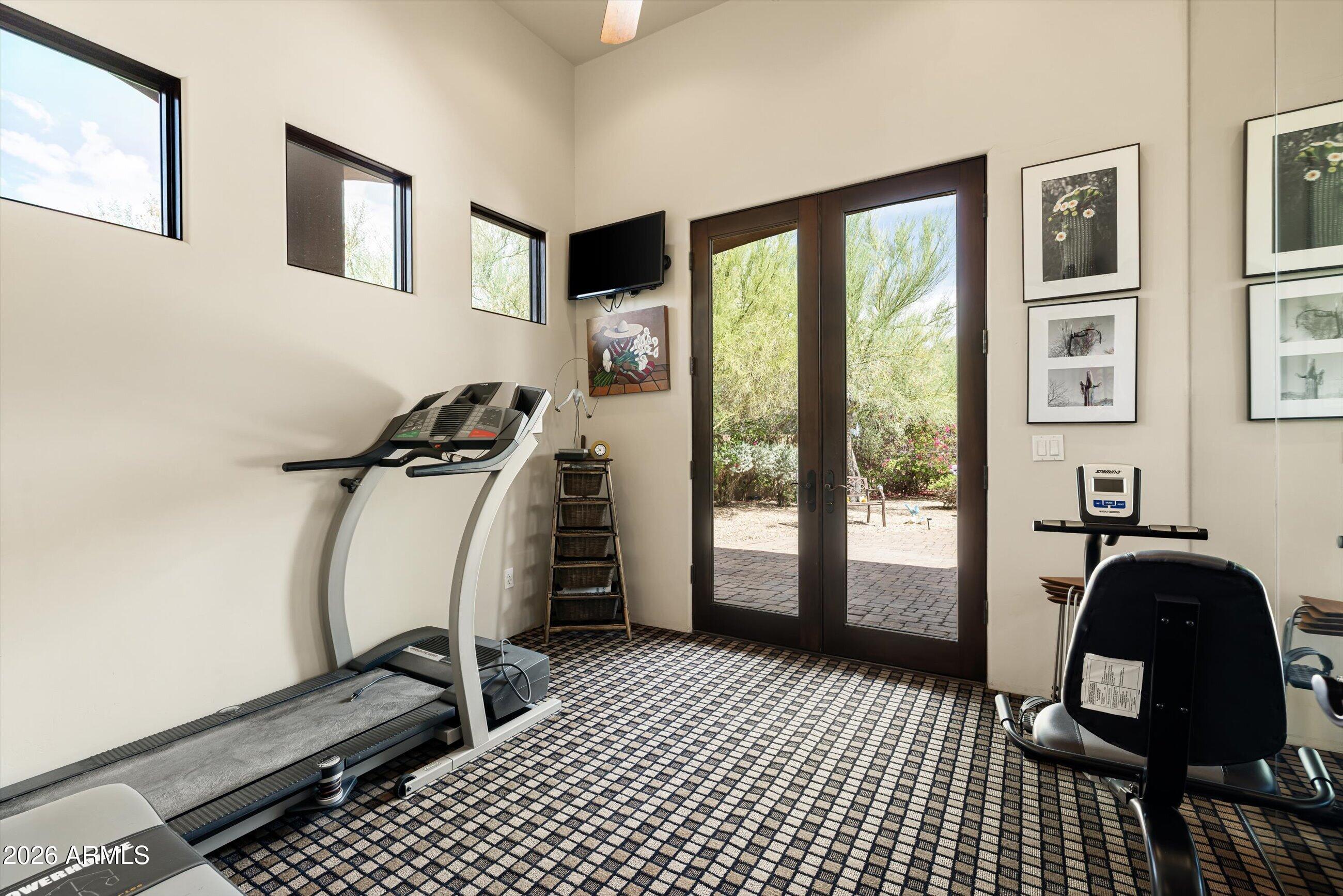 10304 E FOOTHILLS Drive