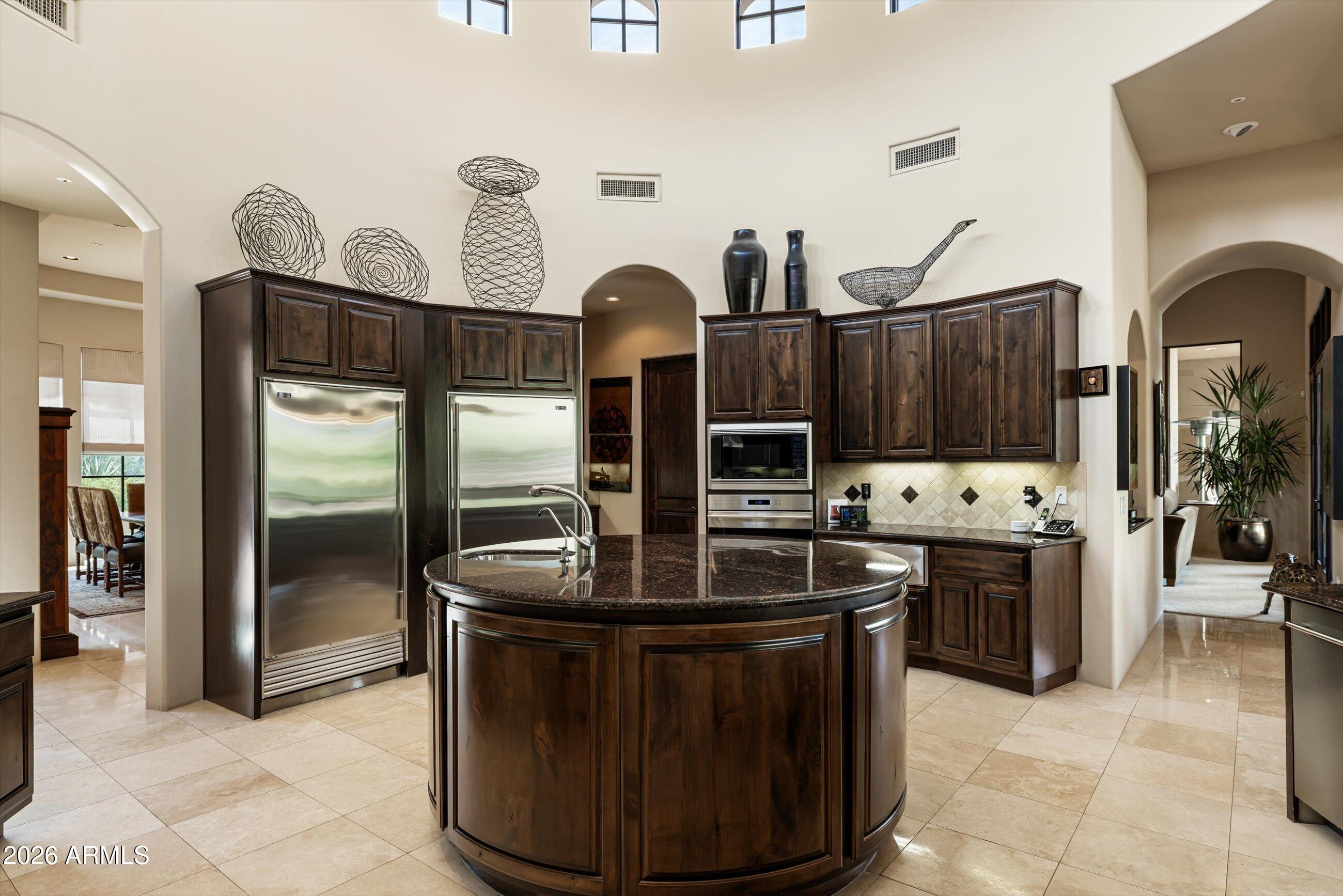 10304 E FOOTHILLS Drive