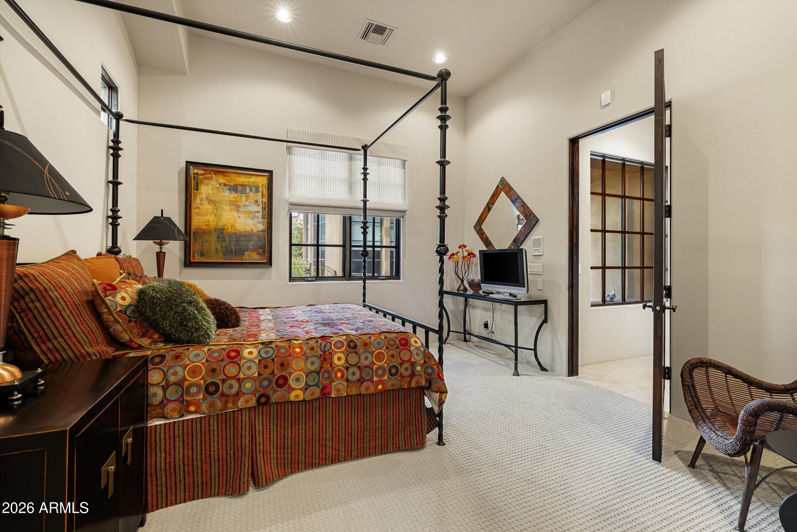 10304 E FOOTHILLS Drive