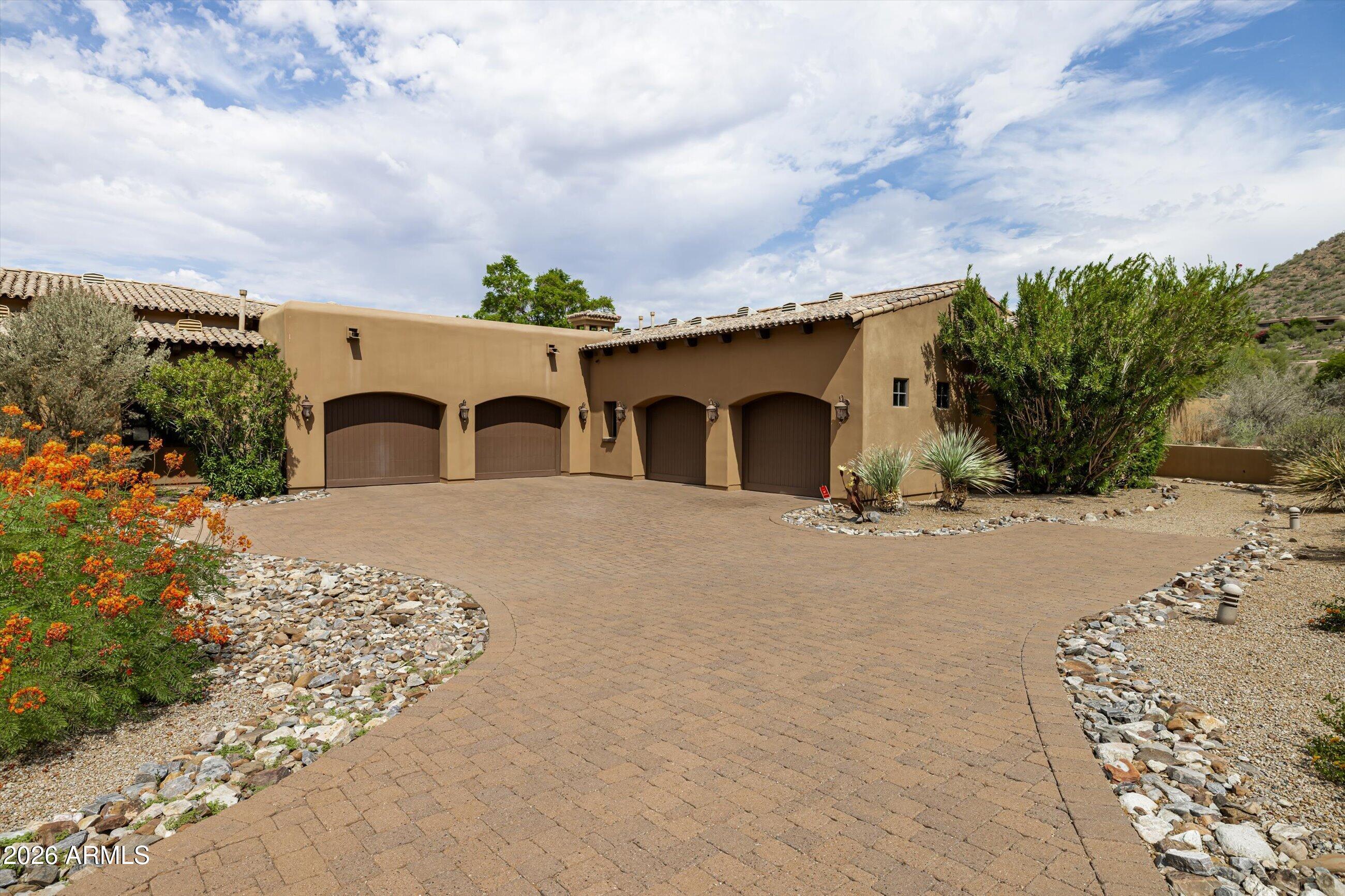 10304 E FOOTHILLS Drive