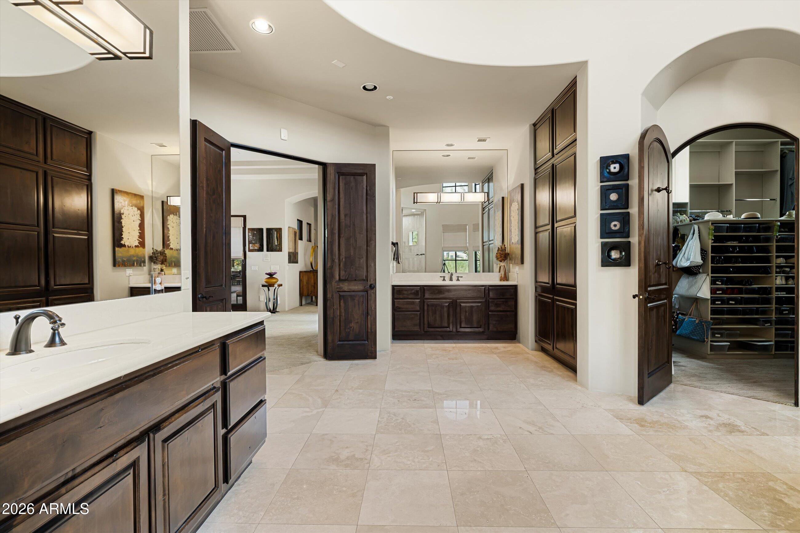 10304 E FOOTHILLS Drive